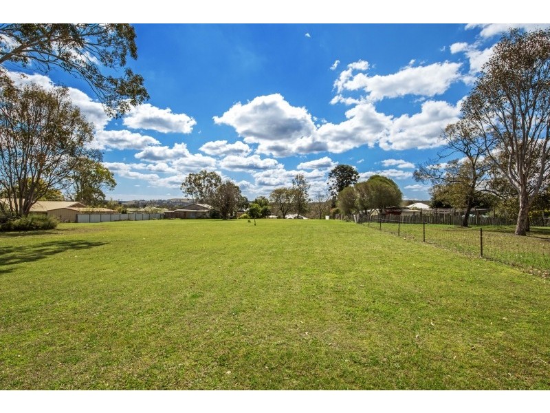 7 Albert Street, Crows Nest QLD 4355