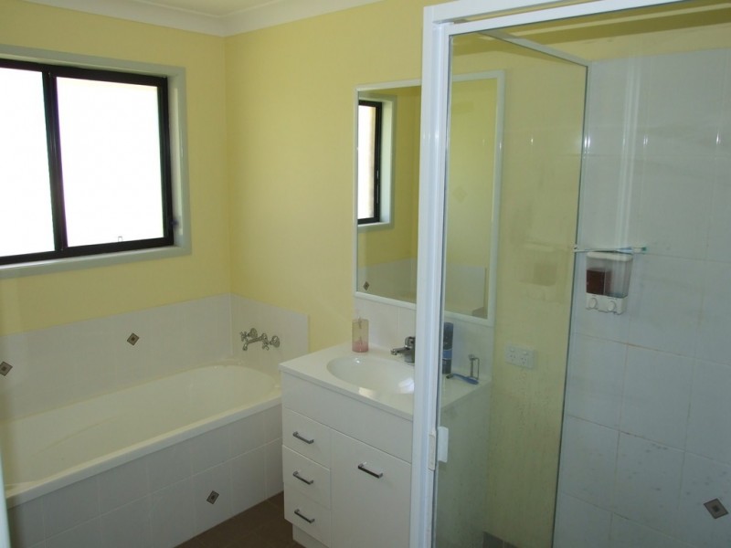 9 Malcolm Street, Cooyar QLD 4402