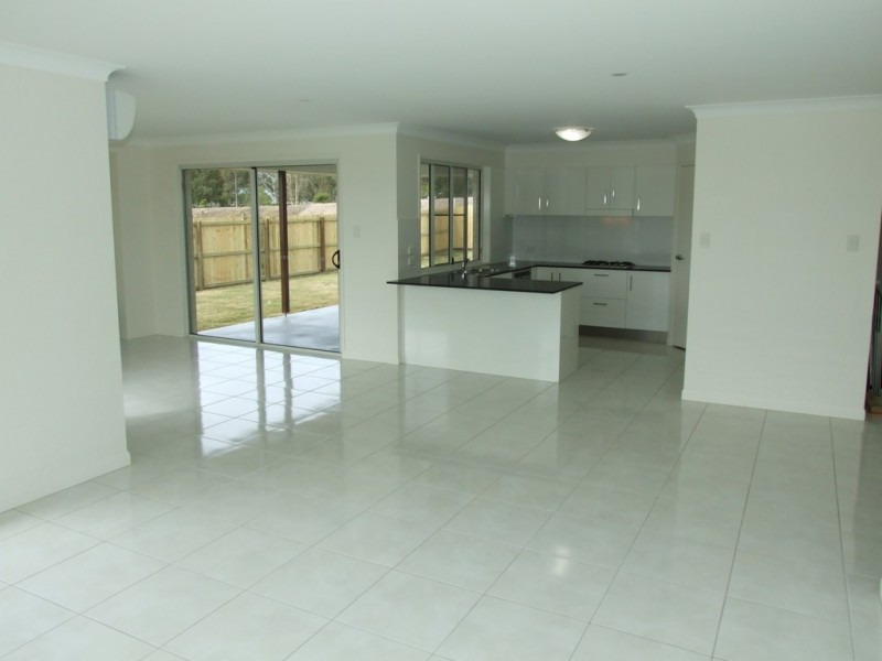 76 Naomi Drive, Crows Nest QLD 4355