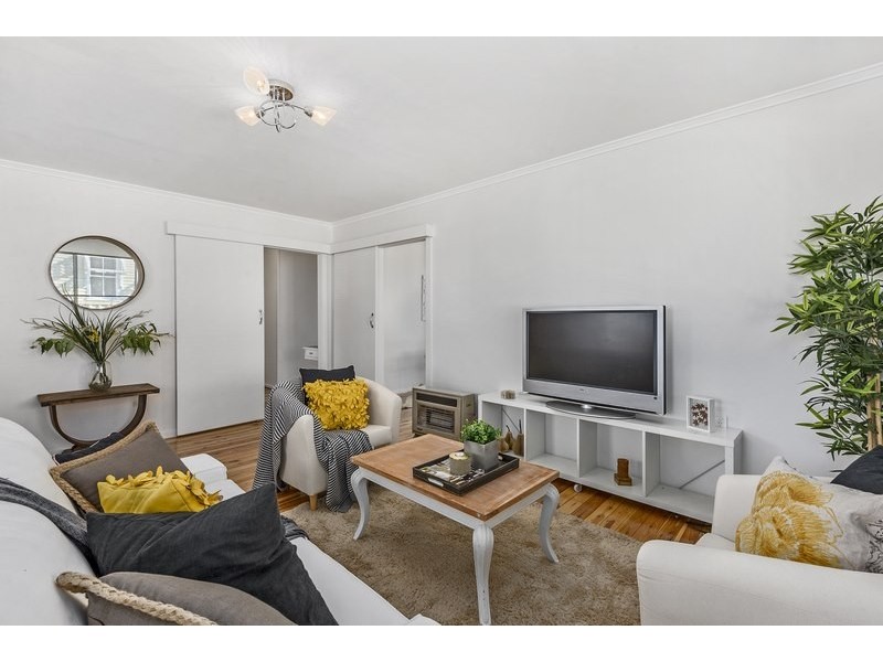 8 Nolan Street, Crows Nest QLD 4355