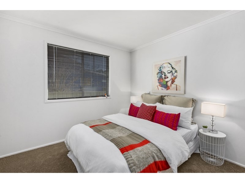8 Nolan Street, Crows Nest QLD 4355