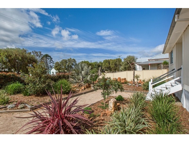 14 James Street, Crows Nest QLD 4355
