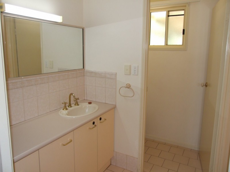 57 Albert Street, Crows Nest QLD 4355