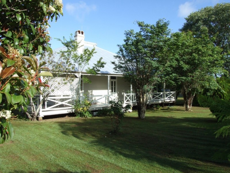 18 Sharp street, Crows Nest QLD 4355