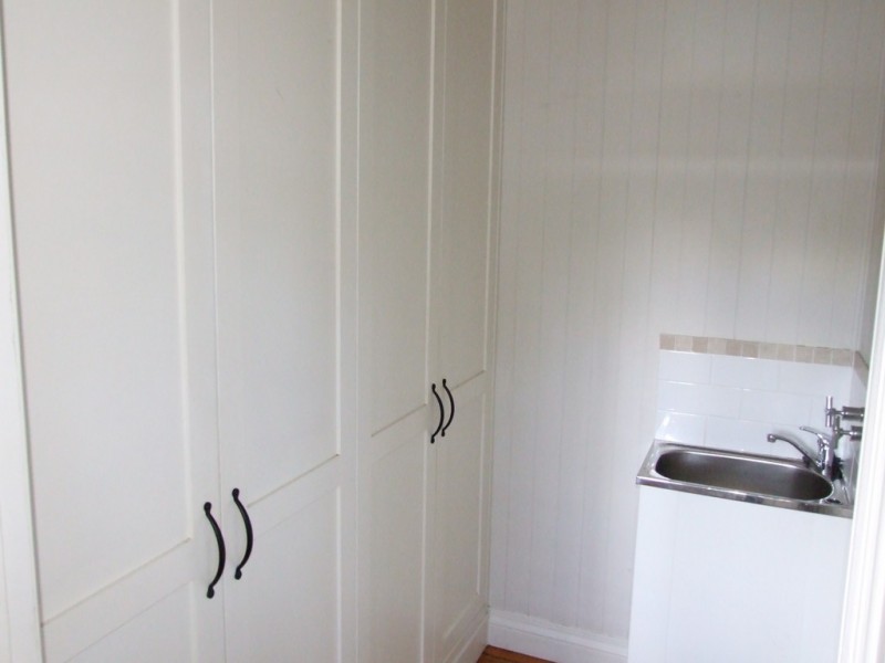 18 Sharp street, Crows Nest QLD 4355