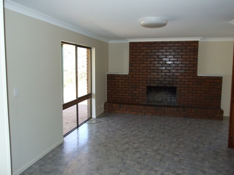 42 Austin Road, Crows Nest QLD 4355