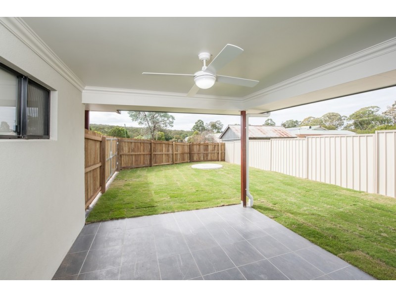 Unit 1, 1a Gleeson Street, Crows Nest QLD 4355