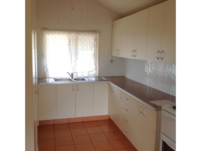 7 Gleeson Street, Crows Nest QLD 4355