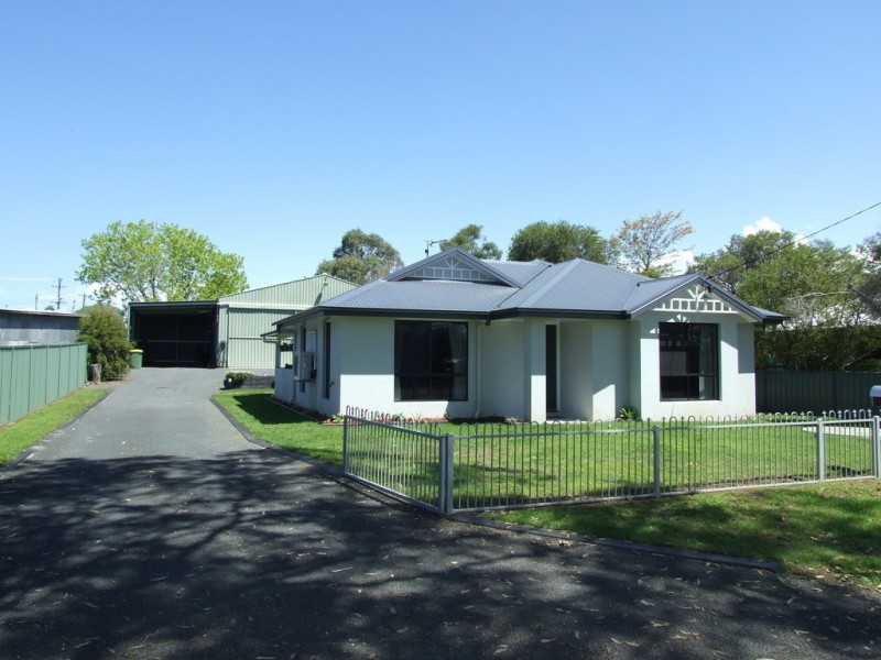 1 Park Lane, Crows Nest QLD 4355