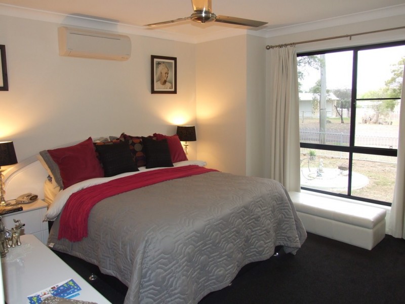 1 Park Lane, Crows Nest QLD 4355