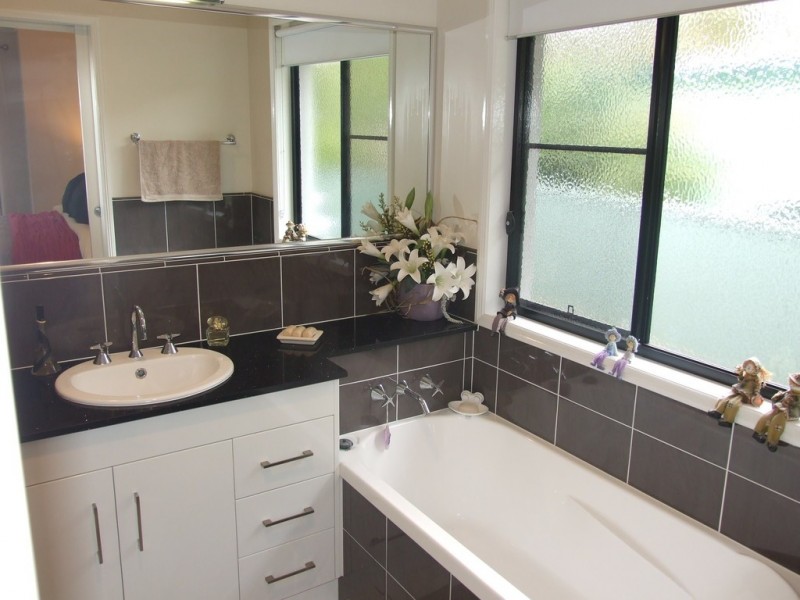 1 Park Lane, Crows Nest QLD 4355