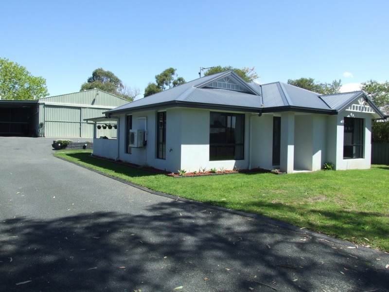 1 Park Lane, Crows Nest QLD 4355