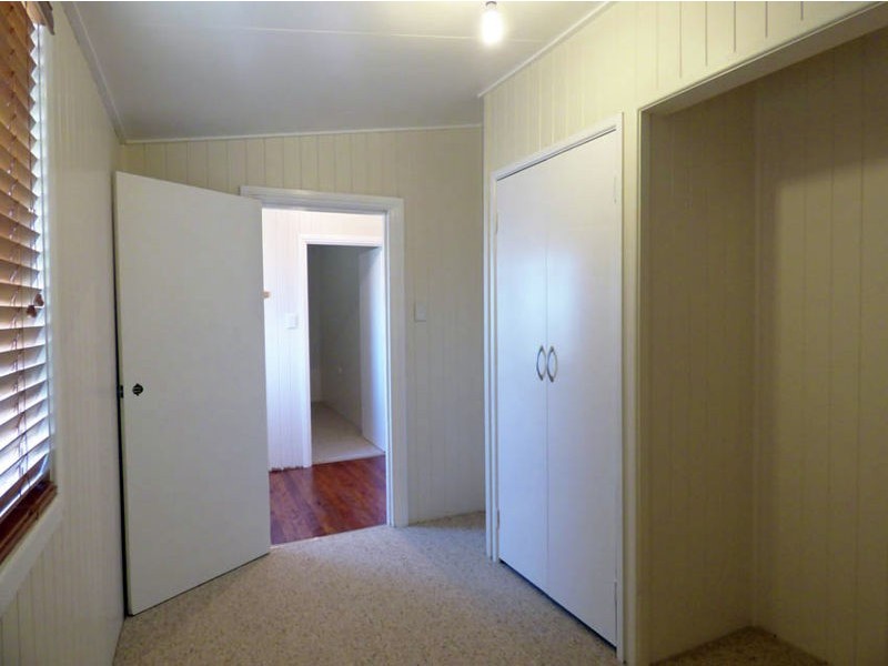 12 Dale, Crows Nest QLD 4355