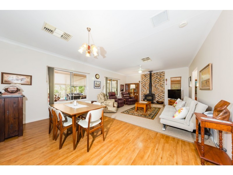 12 Pinnell Road, Crows Nest QLD 4355