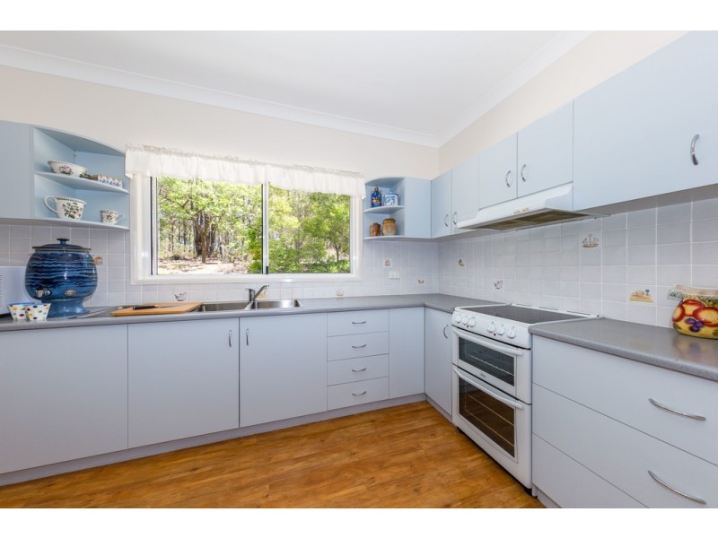 12 Pinnell Road, Crows Nest QLD 4355