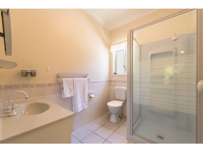 12 Pinnell Road, Crows Nest QLD 4355