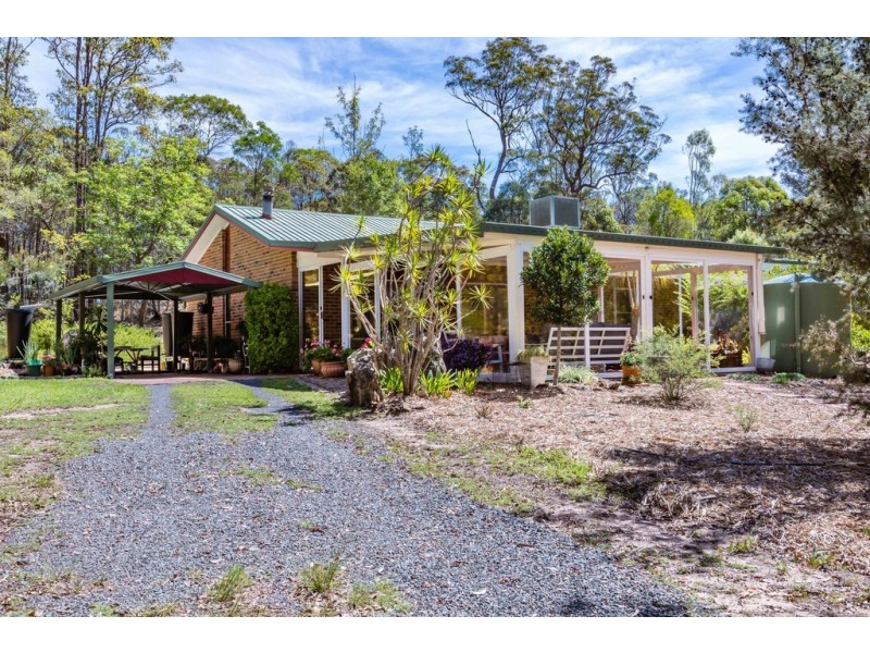 12 Pinnell Road, Crows Nest QLD 4355