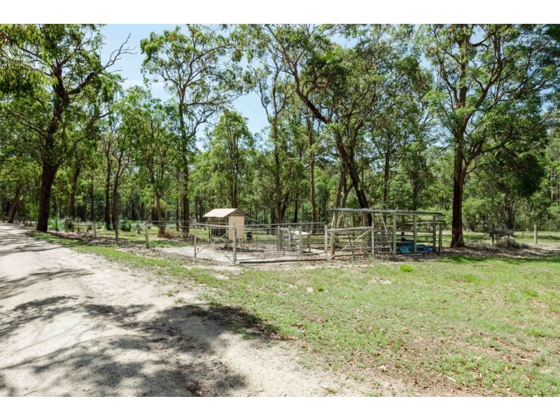 12 Pinnell Road, Crows Nest QLD 4355