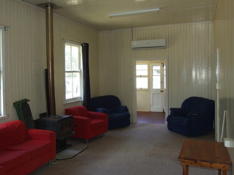 52 Charles Street, Crows Nest QLD 4355