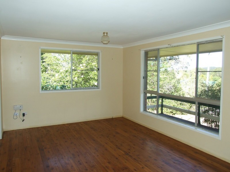 32 Railway Terrace, Crows Nest QLD 4355