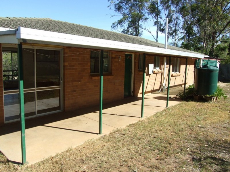 32 Railway Terrace, Crows Nest QLD 4355