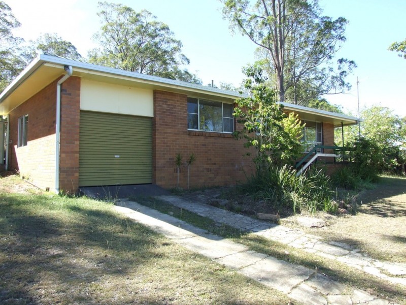 32 Railway Terrace, Crows Nest QLD 4355