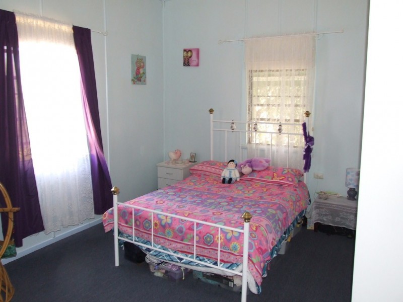 12 Littleton Street, Crows Nest QLD 4355