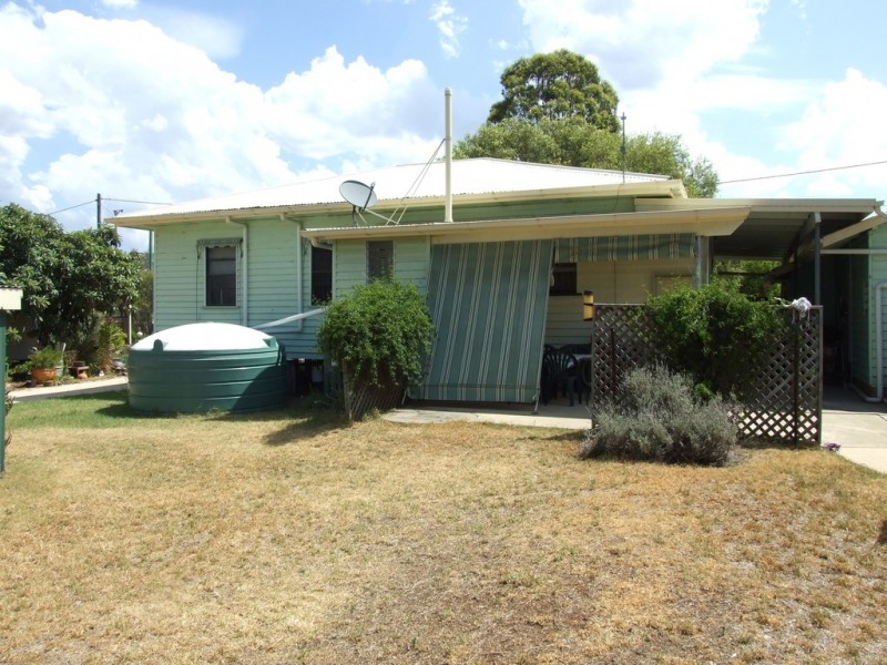 12 Littleton Street, Crows Nest QLD 4355