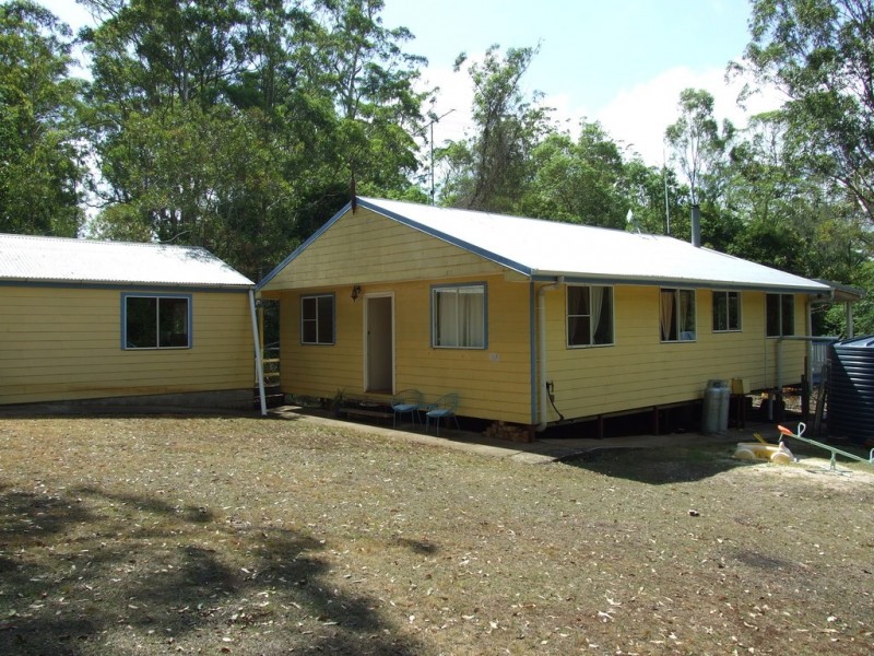 30 McErlean Road, Ravensbourne QLD 4352