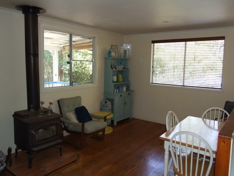 30 McErlean Road, Ravensbourne QLD 4352