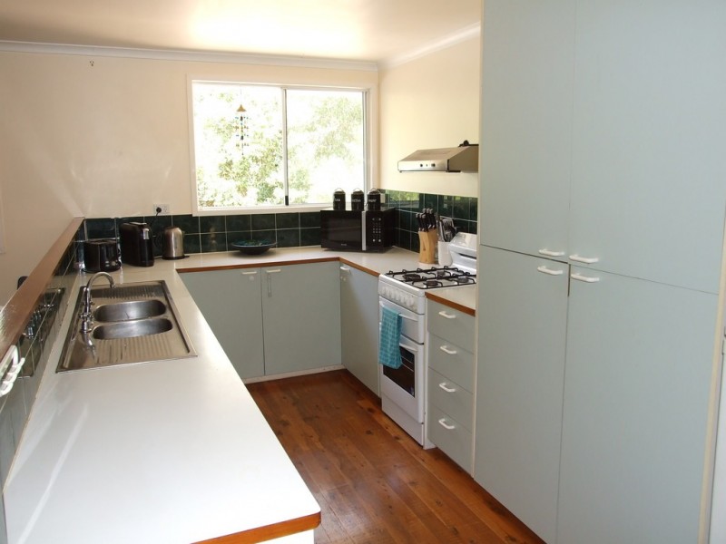 30 McErlean Road, Ravensbourne QLD 4352