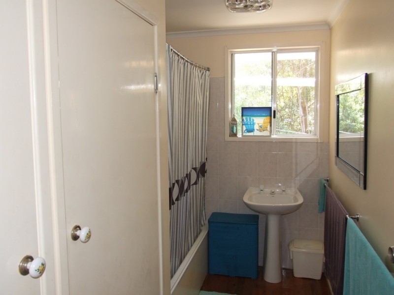 30 McErlean Road, Ravensbourne QLD 4352