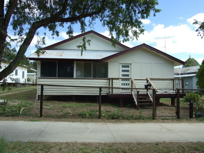 24 James Street, Crows Nest QLD 4355