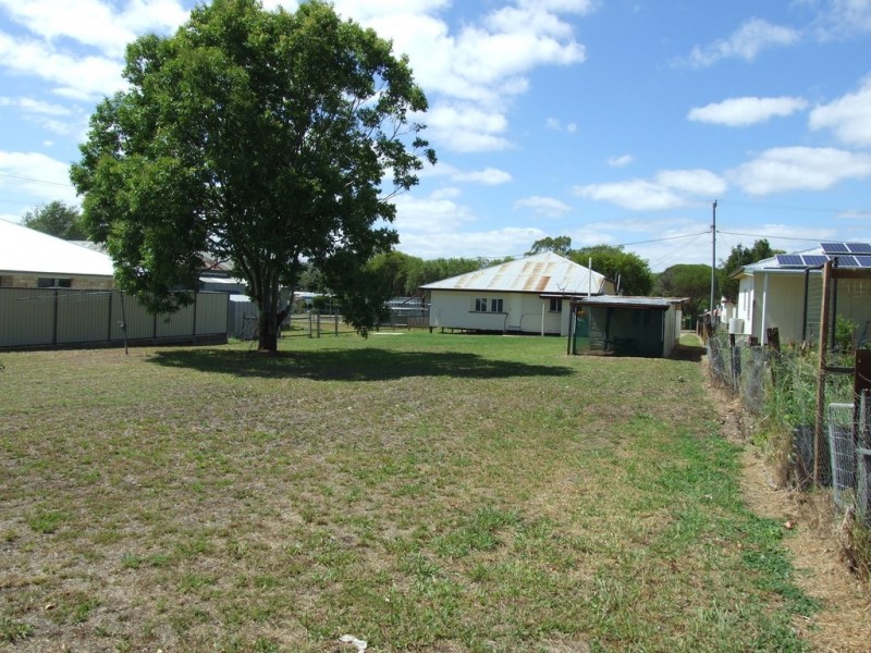 24 James Street, Crows Nest QLD 4355