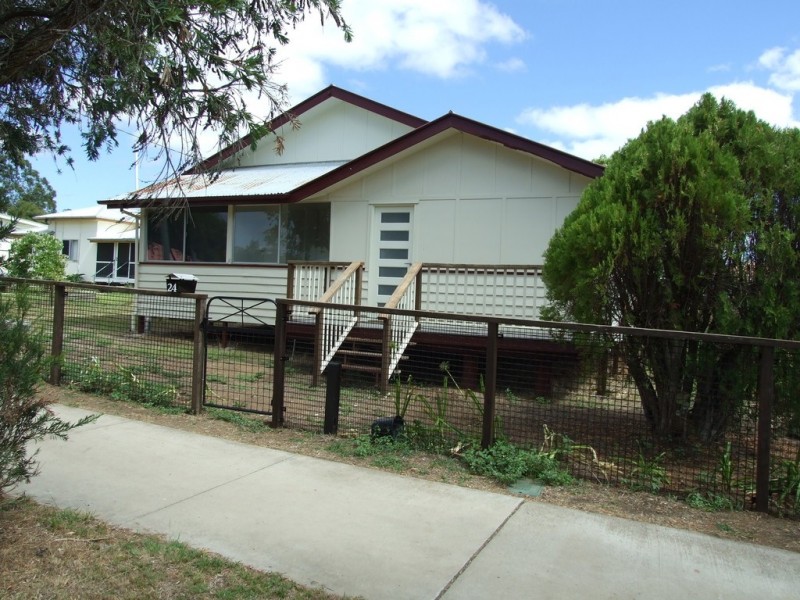 24 James Street, Crows Nest QLD 4355