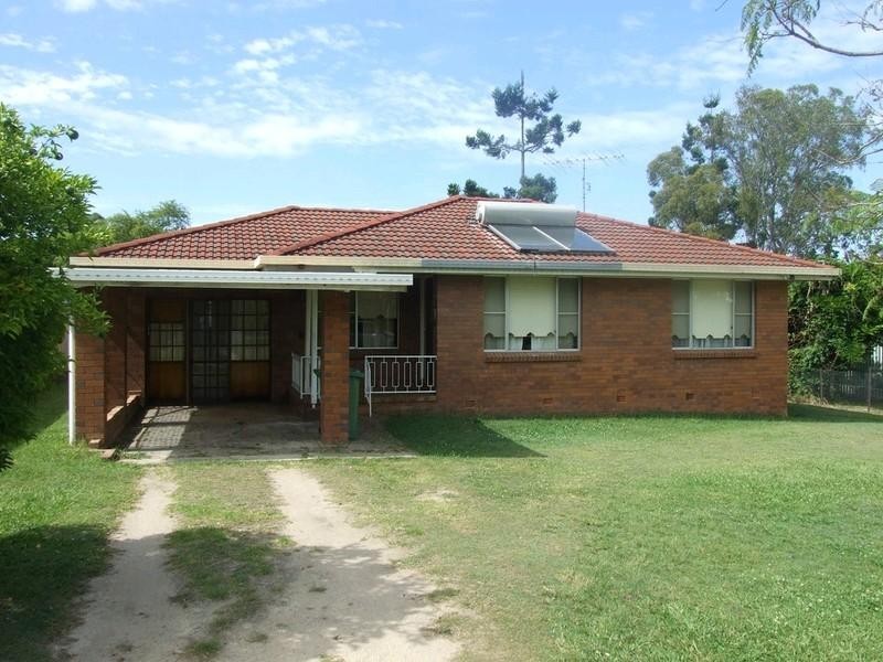 37 South Street, Crows Nest QLD 4355