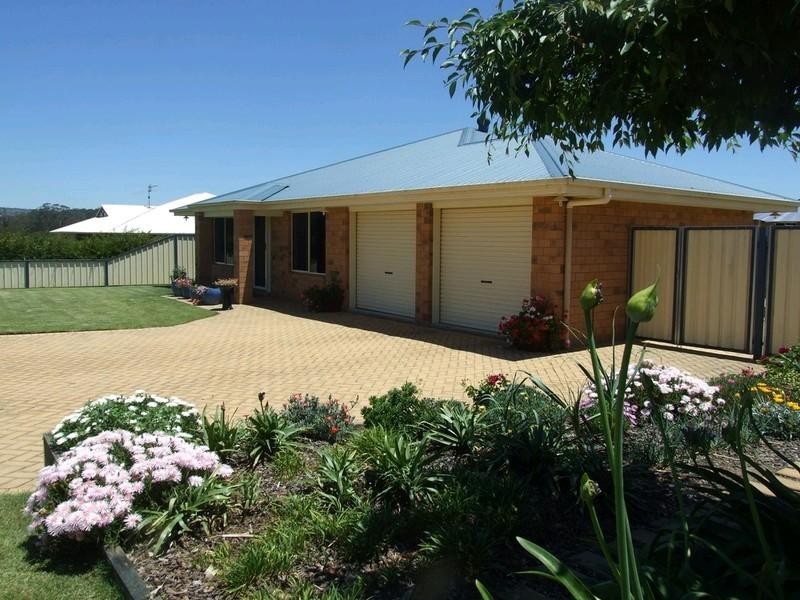 10 Matthew Court, Crows Nest QLD 4355