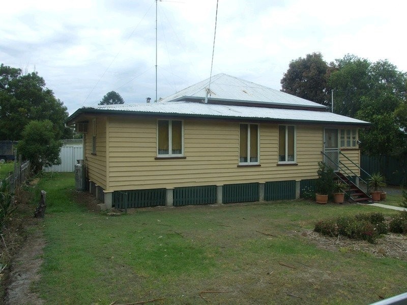 31 South Street, Crows Nest QLD 4355