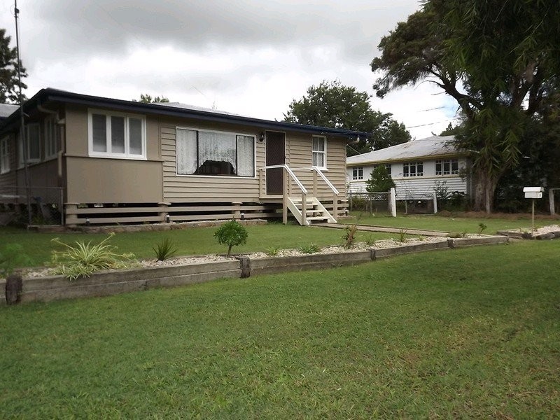 13 Short Street, Crows Nest QLD 4355