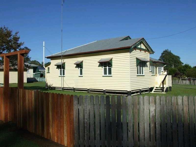 23 Park Road, Crows Nest QLD 4355