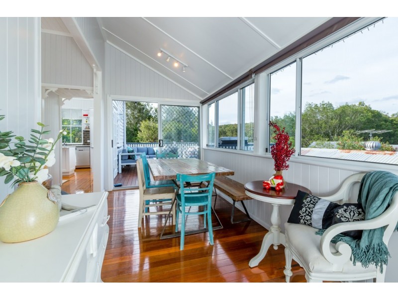 8 William Street, Crows Nest QLD 4355