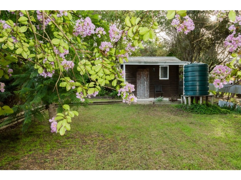 8 William Street, Crows Nest QLD 4355