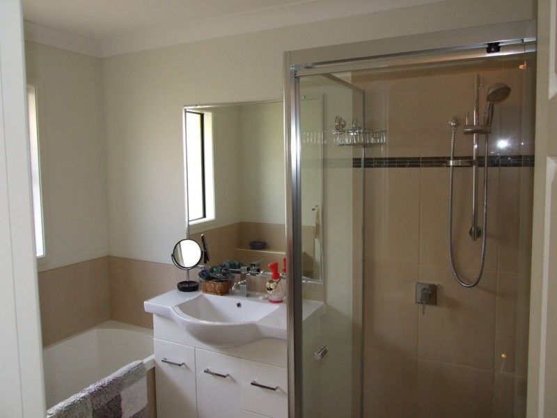 62 Kann Street, Haden QLD 4353