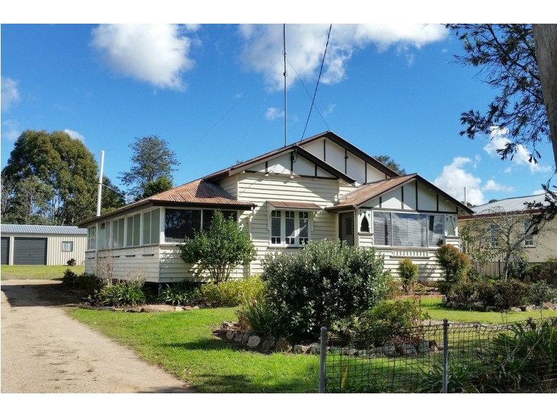 17 Grace Street, Crows Nest QLD 4355