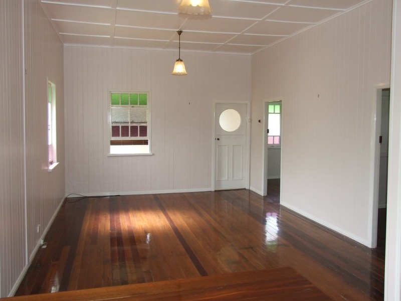 17 Grace Street, Crows Nest QLD 4355