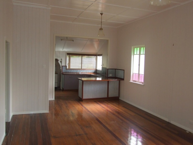 17 Grace Street, Crows Nest QLD 4355