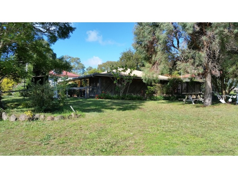 9 Hayden Street, Crows Nest QLD 4355