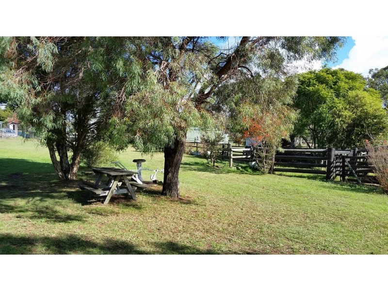 9 Hayden Street, Crows Nest QLD 4355