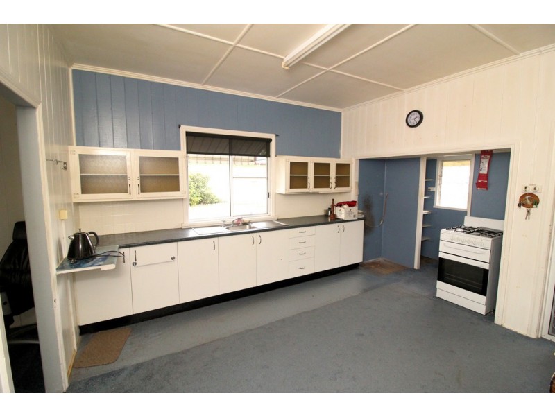 5 Nolan Street, Crows Nest QLD 4355