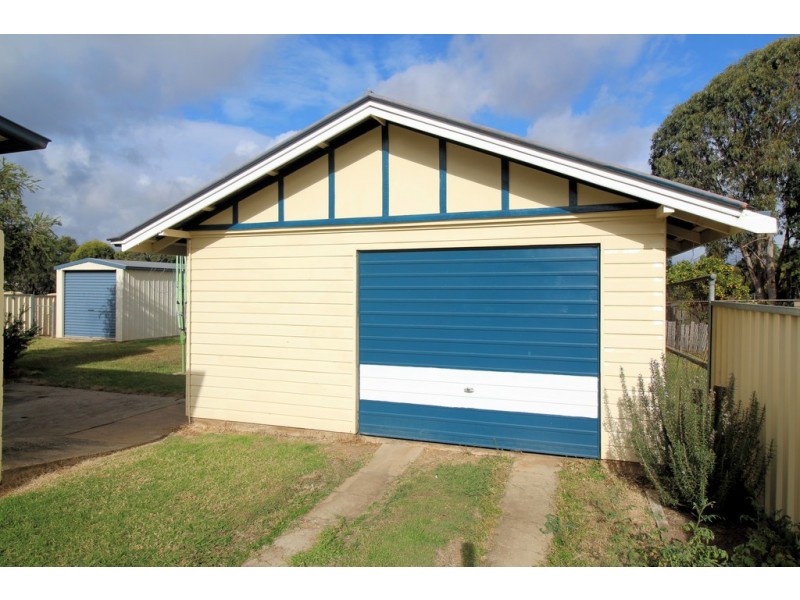 5 Nolan Street, Crows Nest QLD 4355